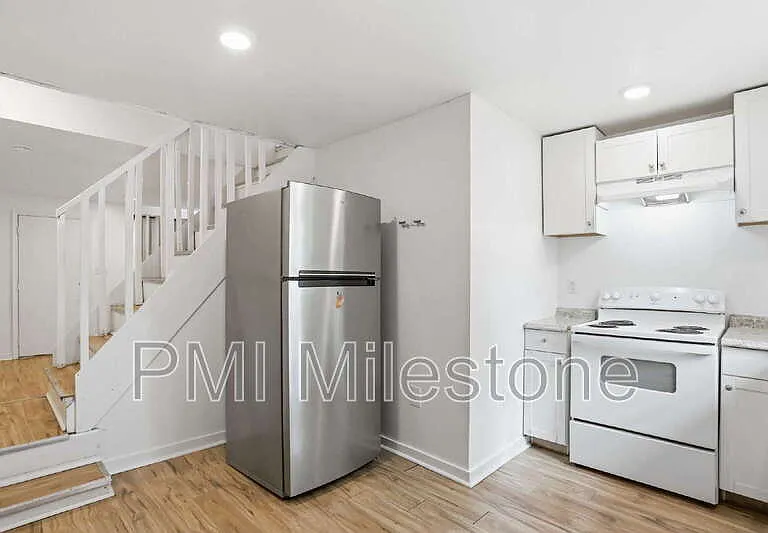 316 N High St — Photo 6