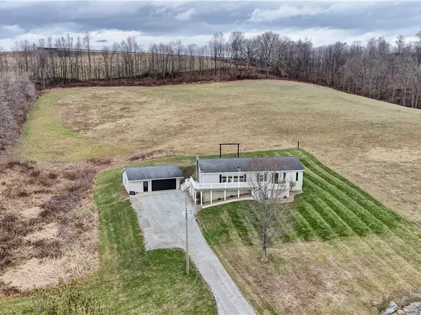 9715 Walnut Creek Bottom Rd NW, Dundee, OH 44624