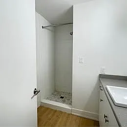 8 Peel St #6 — Photo 6