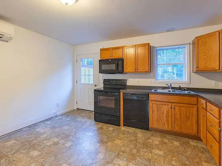 95 Portland Way #2 — Photo 2