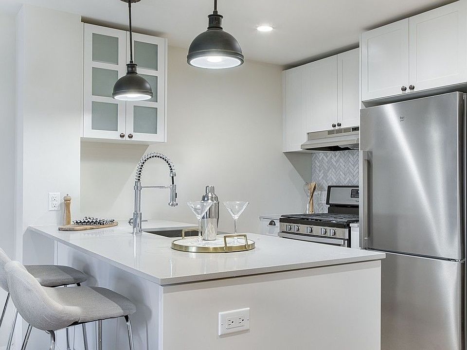1st image of 409 Eastern Pkwy #417