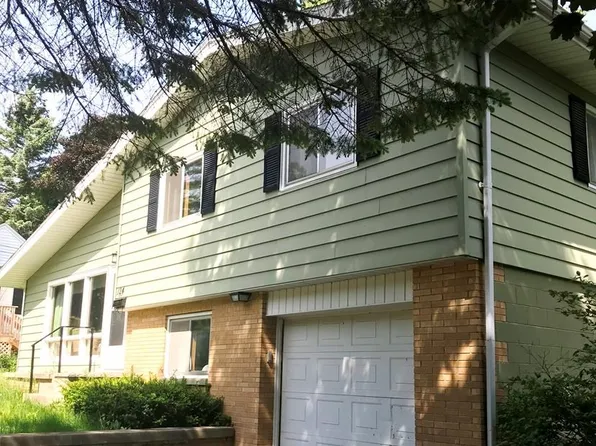 124 N 8th Pl, Sturgeon Bay, WI 54235