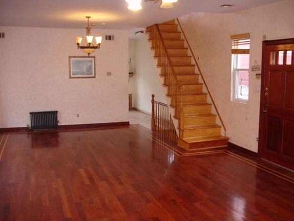 2nd image of 1954 Homecrest Ave