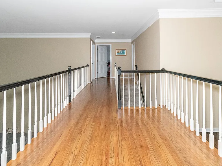 1450 Hillcrest Hts — Photo 32