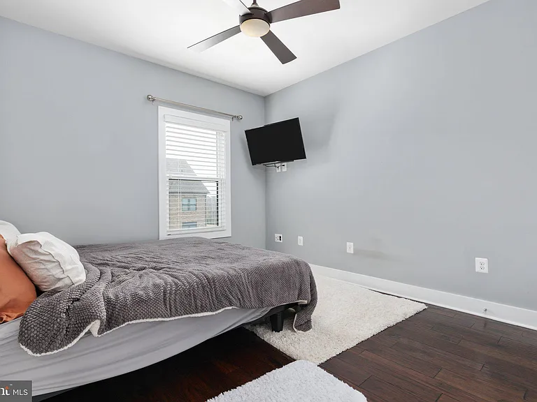 44735 Medway Ter — Photo 31