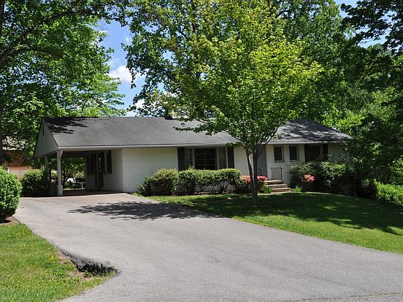 2nd image of 1117 Woodcrest Dr