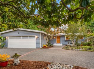 19015 Forest Park Dr NE, Lake Forest Park, WA 98155