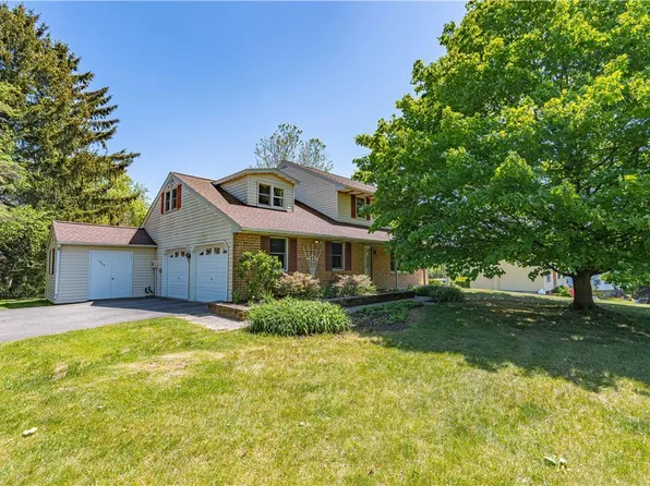 1943 Klines Mill Rd, Breinigsville, PA 18031