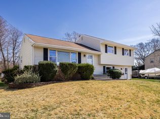 7 Spruce Rd, Burlington, NJ 08016