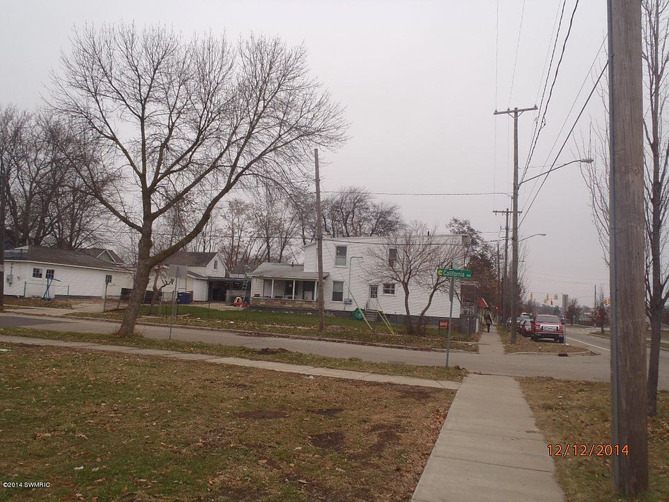 1st image of 103 Seward Ave NW