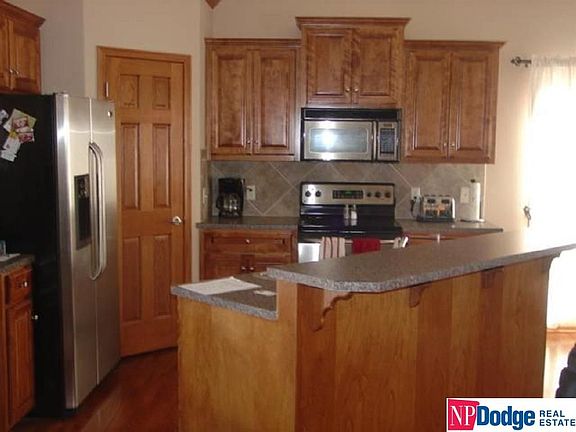 2nd image of 612 Diamond Ln