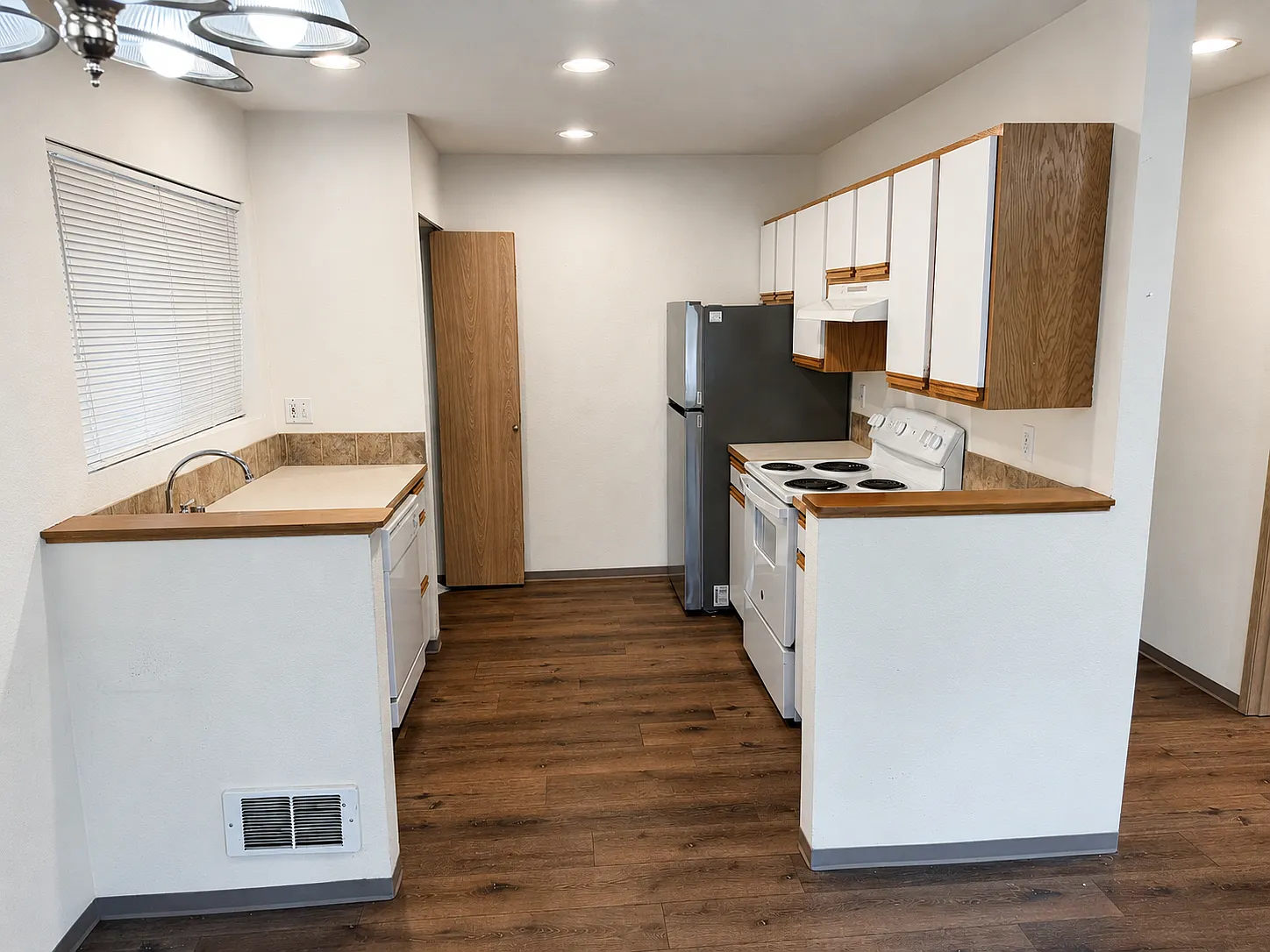 1 bed, 708 sqft, $2,045 — Photo 4