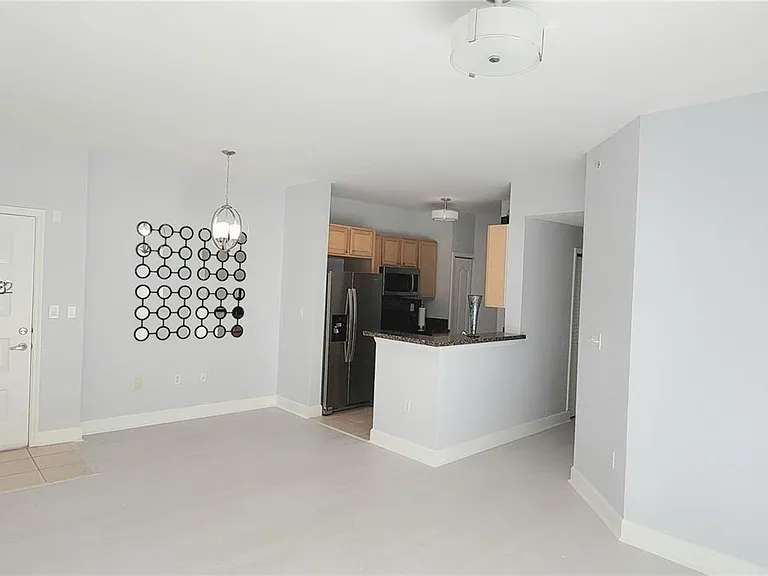 6001 SW 70th St #215 — Photo 4