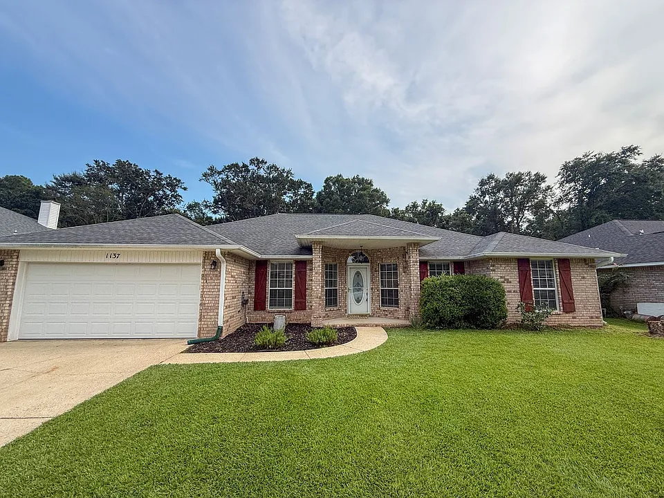 1137 Carla Dr