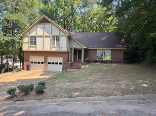 803 20th Ave N, Columbus, MS 39701