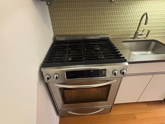 5th image of 100 W 93rd St APT 2C