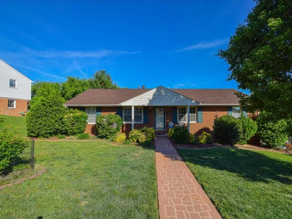 2245 Karen Dr, Salem, VA 24153