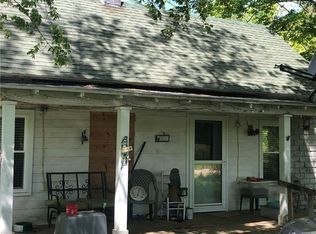 8885 N 1800th St, West Union, IL 62477