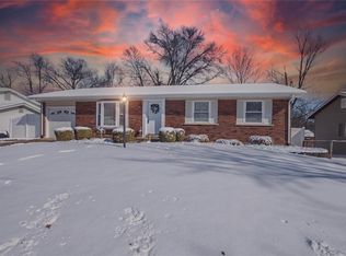 321 Burncoate Dr, Saint Louis, MO