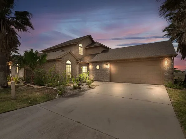 1022 Cape Velero Dr, Rockport, TX 78382