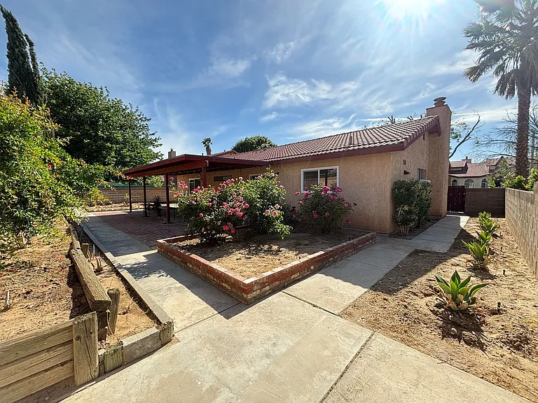 43658 Rogier St — Photo 28