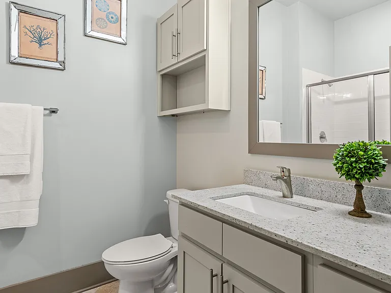 1160 Hammond Bathroom