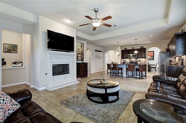 1st image of 523 Old Settlers Dr