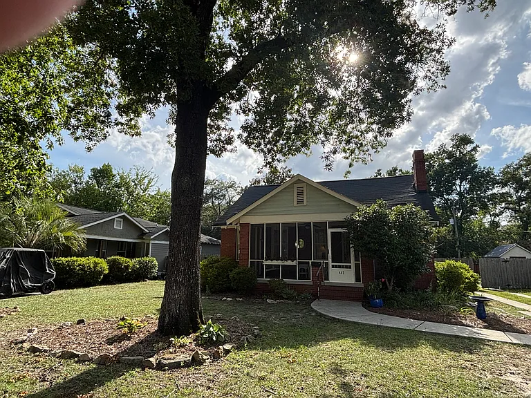 407 S Walker St — Photo 11