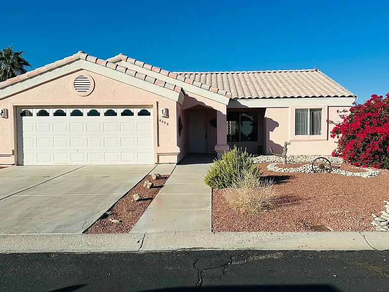6529 S Lantana Dr — Photo 1