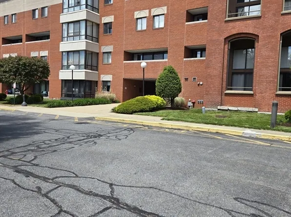 96 Old Colony Ave #128, Taunton, MA 02780