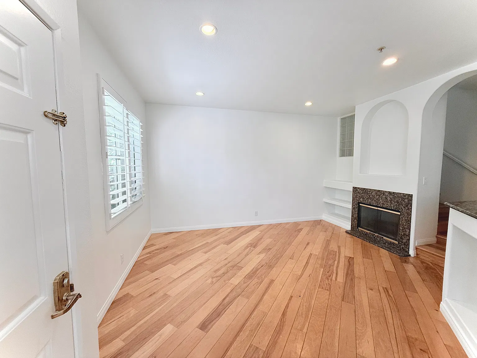 2 bed, 2.5 bath, 1222 sqft, $3,400 — Photo 3