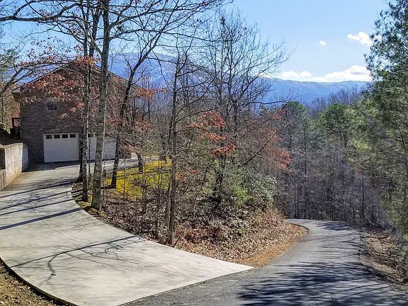 Cove Mountain, Wears Valley