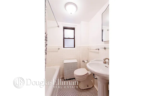 Sold by Douglas Elliman | media 10