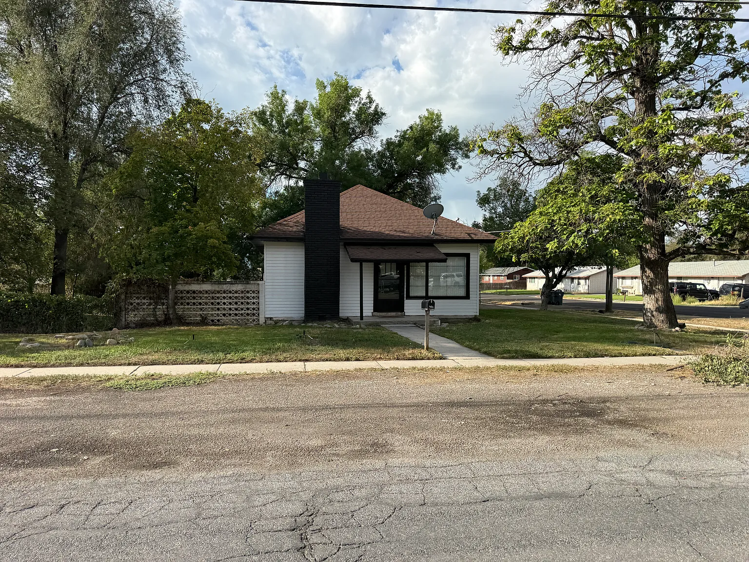 2 bed, 1100 sqft, $1,900 — Photo 2