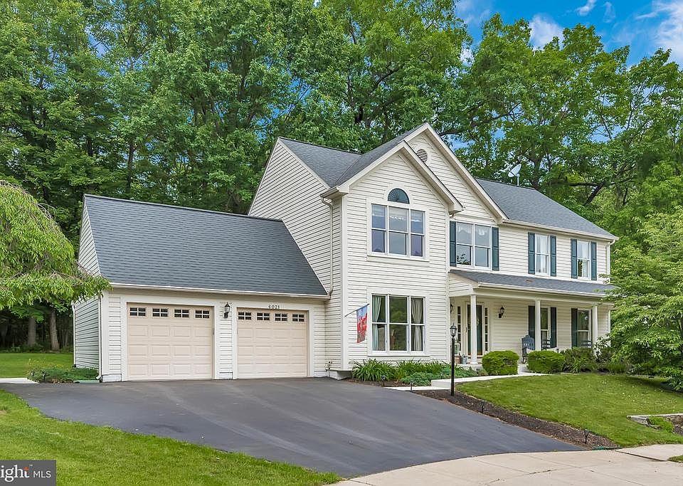 Exterior Front-Located On a Quiet Cul-De-Sac!