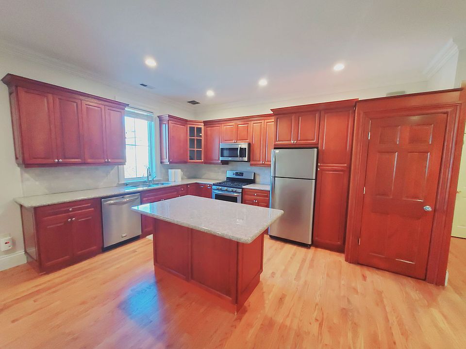 1st image of 1134 Newfield Ave #2