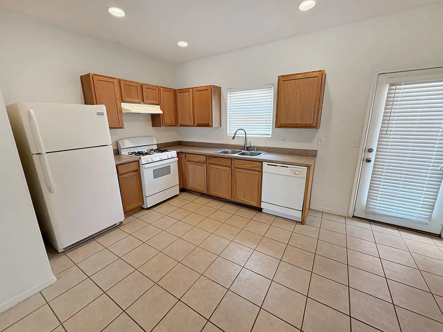 2319-2331 North Desert Willow Lane — Photo 4