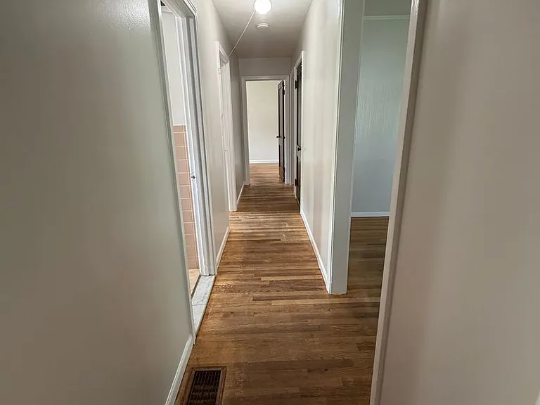 102 Gale Ave — Photo 13