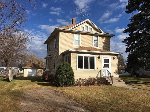 1st image of 307 Main Ave E