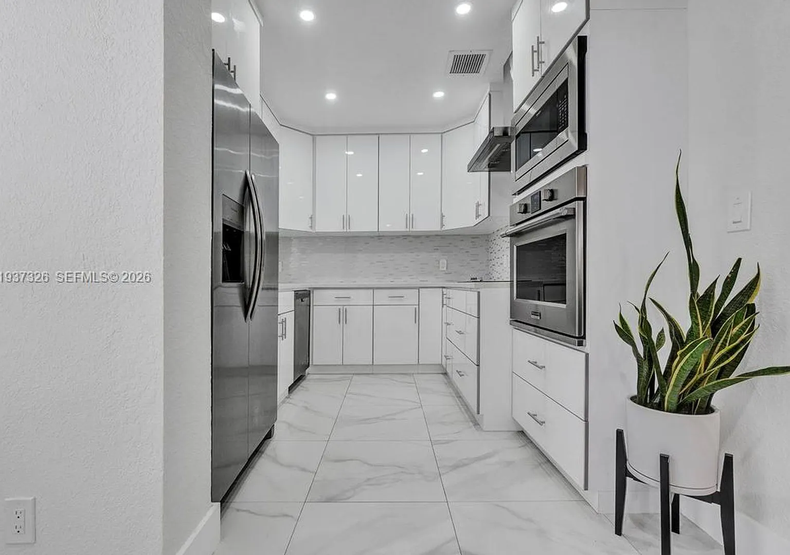6470 SW 27th Street, Miami, FL 33155 — Photo 1