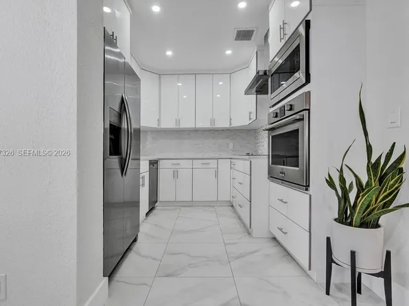 6470 SW 27th St, Miami, FL 33155