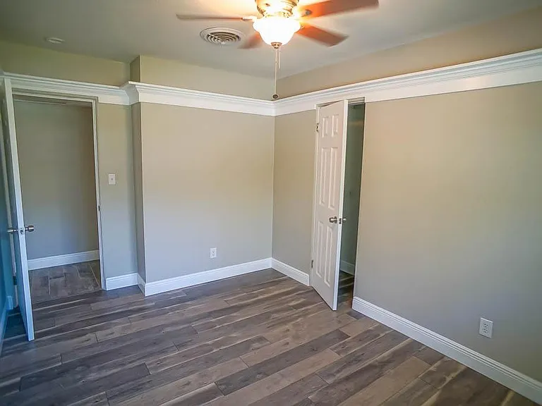 1881 Windsor Dr — Photo 19