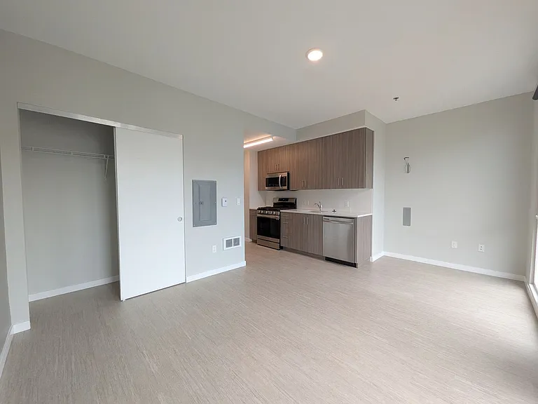 Division 31 Apartments — Photo 12