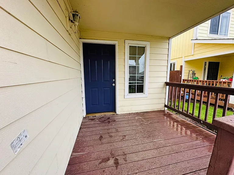 2914 SW 214th Ave — Photo 3