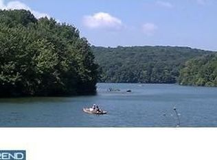 3007 Stofflet Dr, Pennsburg, PA 18073