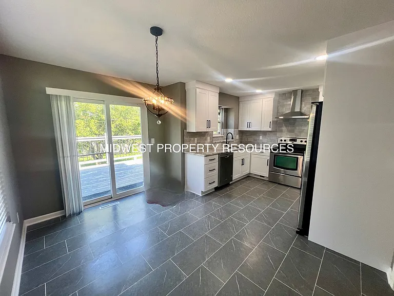902 SE Sunnyside Rd — Photo 5
