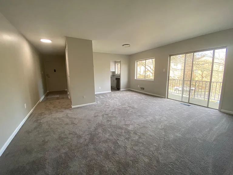 10625 Montrose Ave #201 — Photo 8