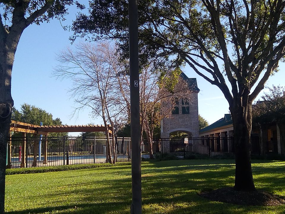 Recreation center - 5 min