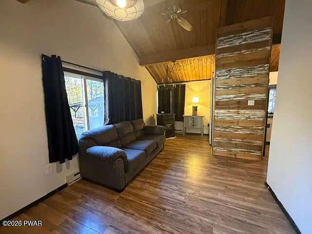 3 bed, 666 sqft, $1,800 — Photo 3