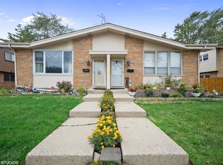 9338 N Parkside Dr, Des Plaines, IL 60016